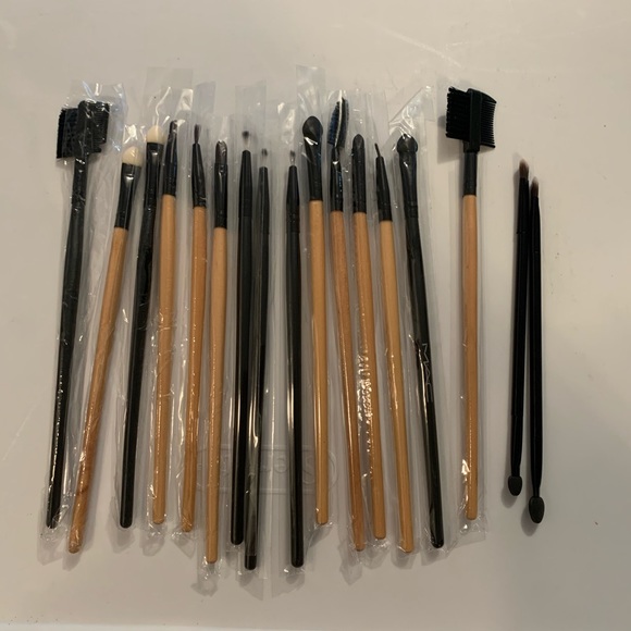 🎉🎉HOST PICK🎉🎉 17 Eye makeup brushes - Picture 2 of 4
